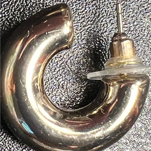 J CREW Chunky Small Gold Tone Preppy Post Back Earrings - Picture 5 of 7